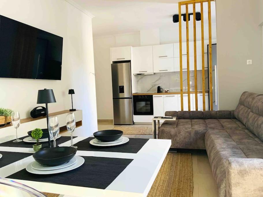 2 Bedroom Family Apartment With Free Parking Szaloniki Kültér fotó